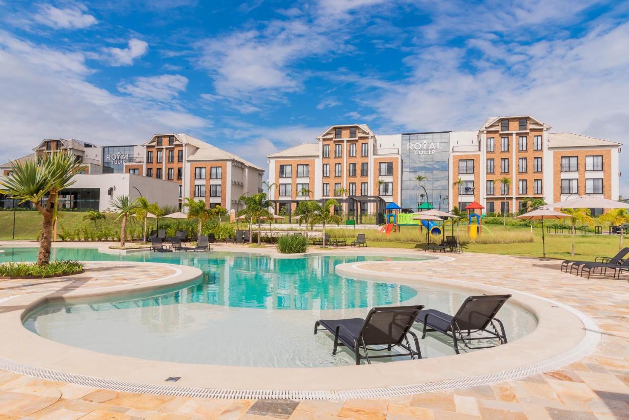 Royal Tulip Holambra Hotel Exterior photo The Village