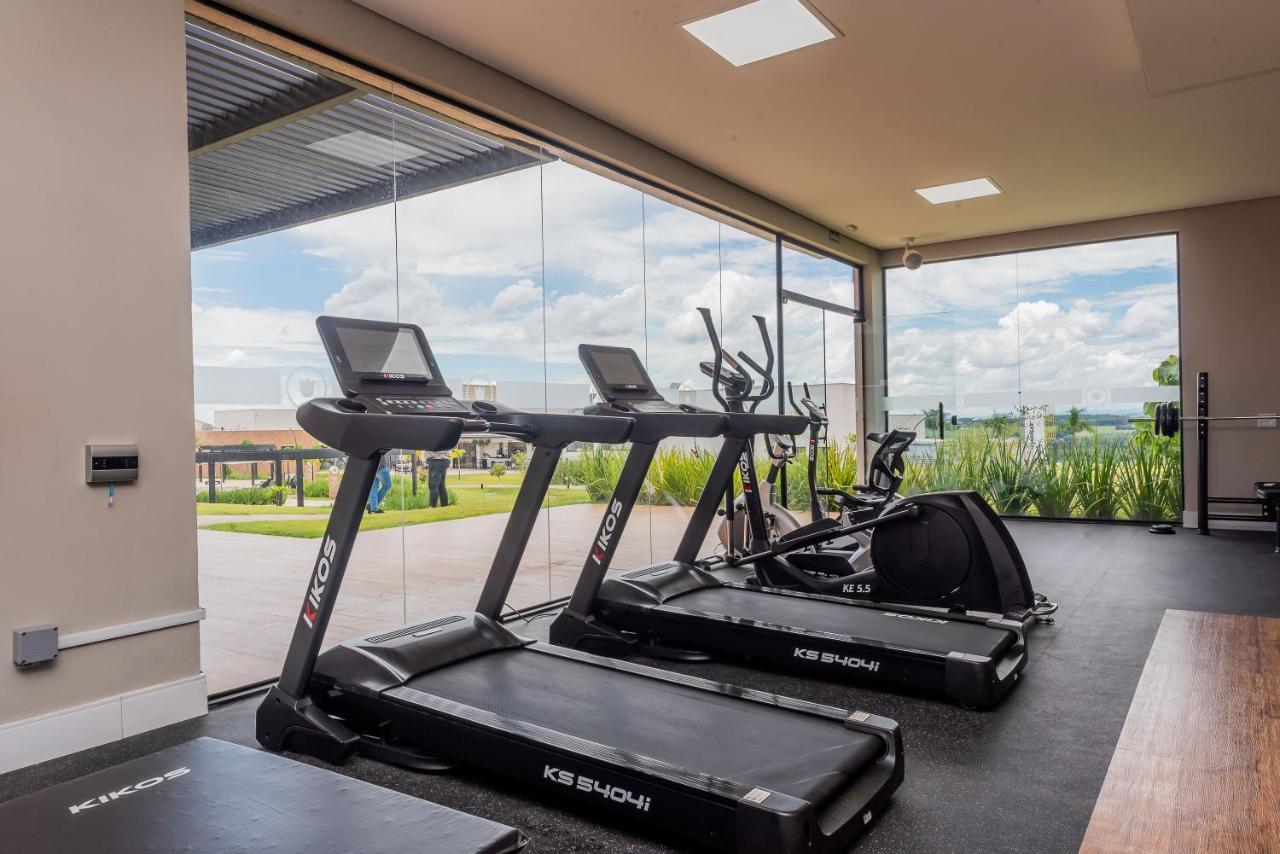 Royal Tulip Holambra Hotel Exterior photo A treadmill